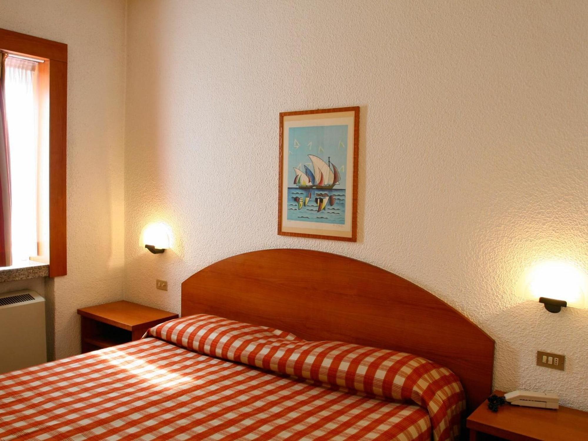 Golf Hotel Lainate Exterior foto