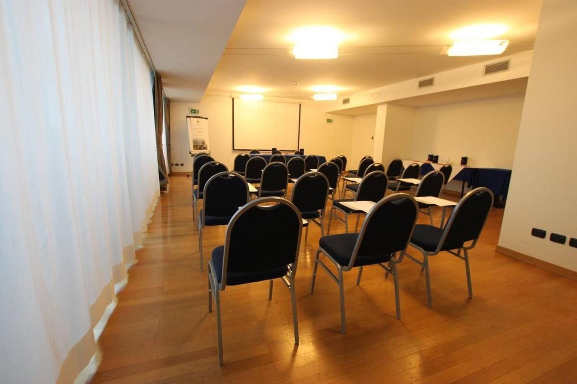 Golf Hotel Lainate Exterior foto