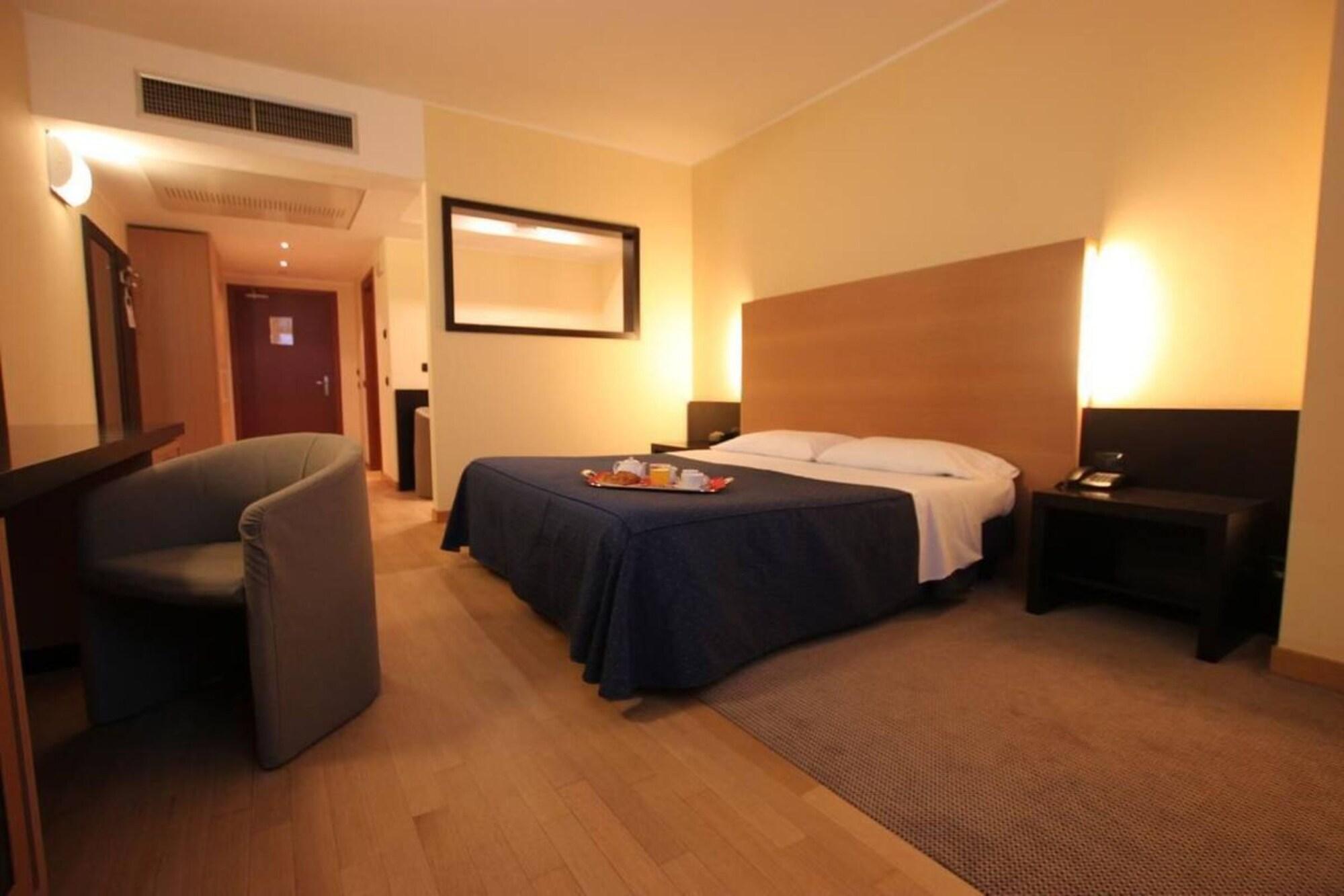 Golf Hotel Lainate Exterior foto